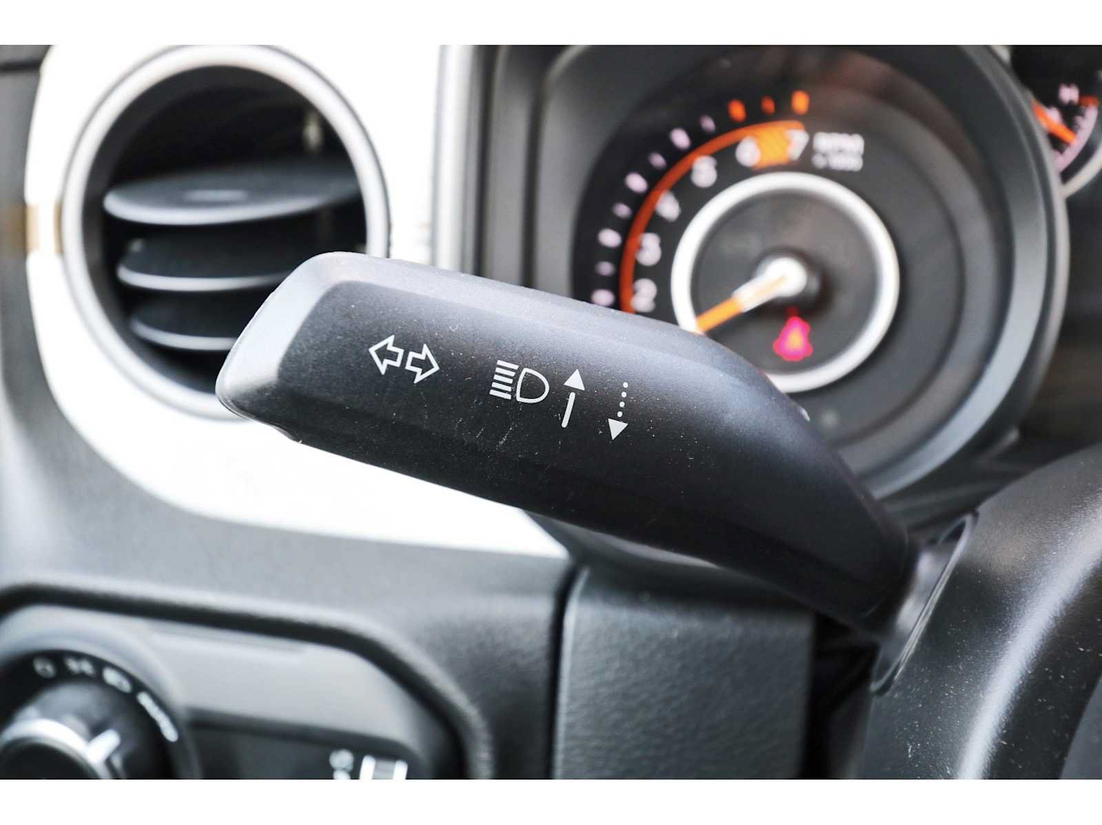 Used 2025 Jeep Wrangler Unlimited Sport AWD/4WD image 17