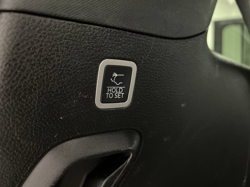 Used 2024 Jeep Wagoneer Series III AWD/4WD image 46