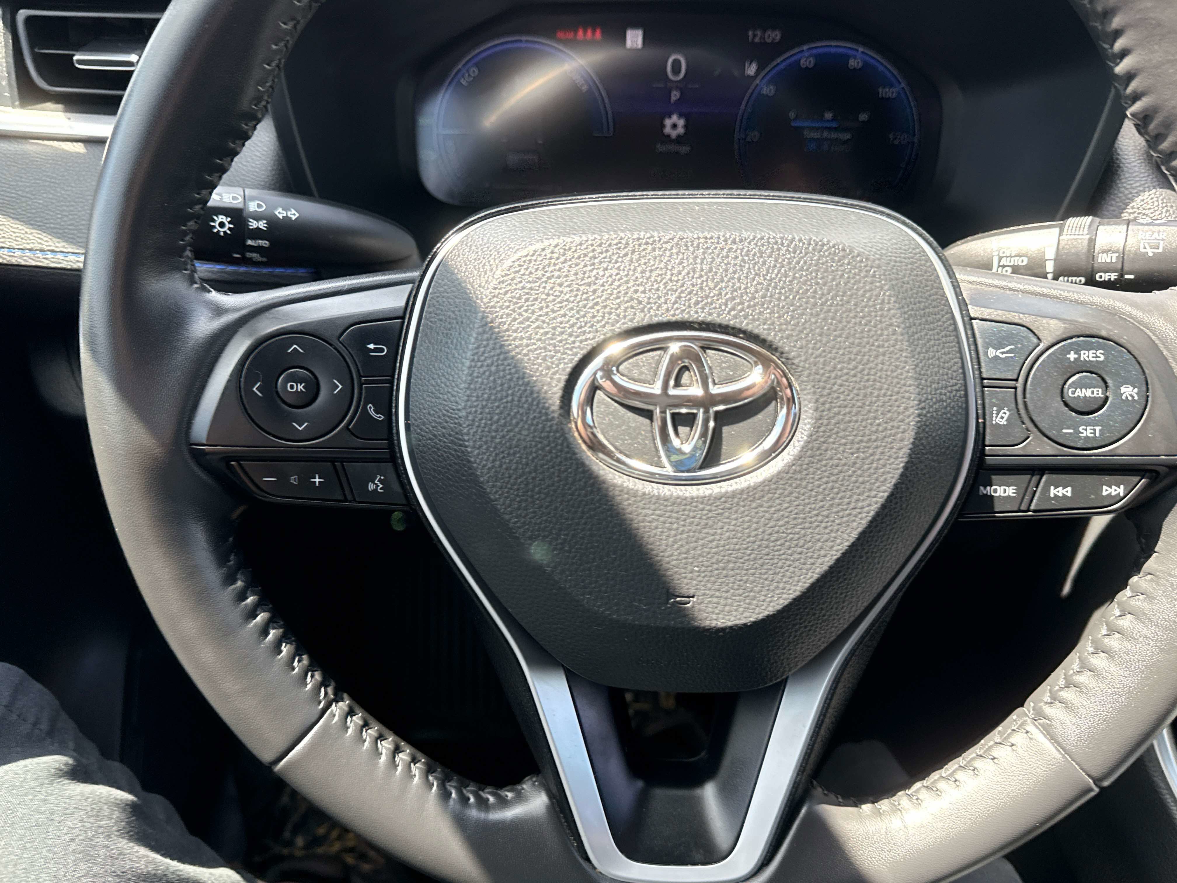 Used 2023 Toyota RAV4 XSE AWD/4WD image 26