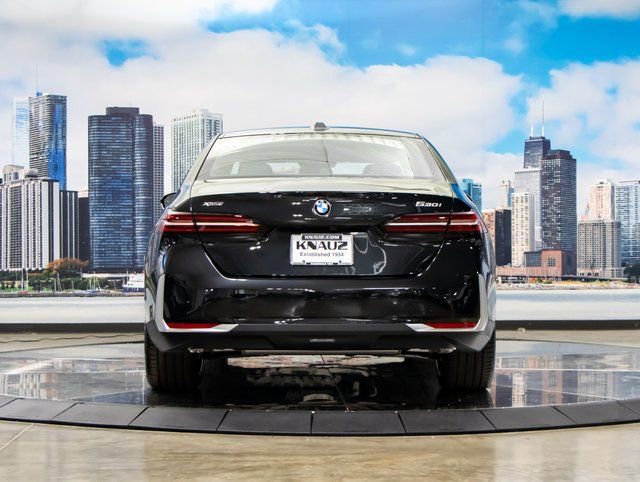 Used 2026 BMW 530i xDrive w/ Premium Package image 11