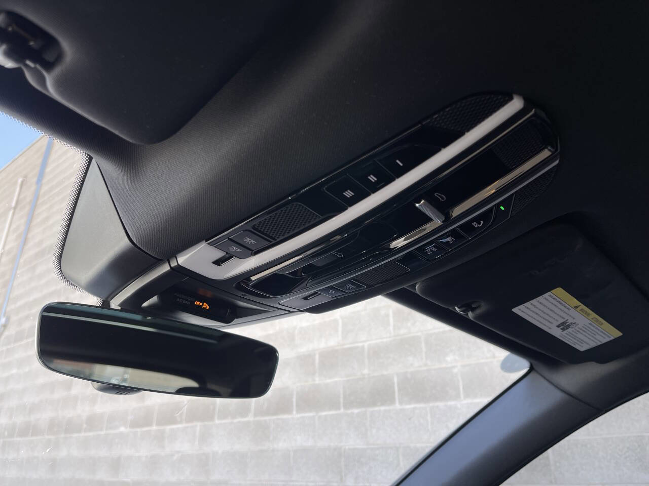 Used 2022 Porsche Cayenne AWD/4WD image 18