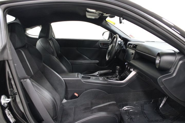 Used 2024 Toyota GR86 Premium RWD image 19