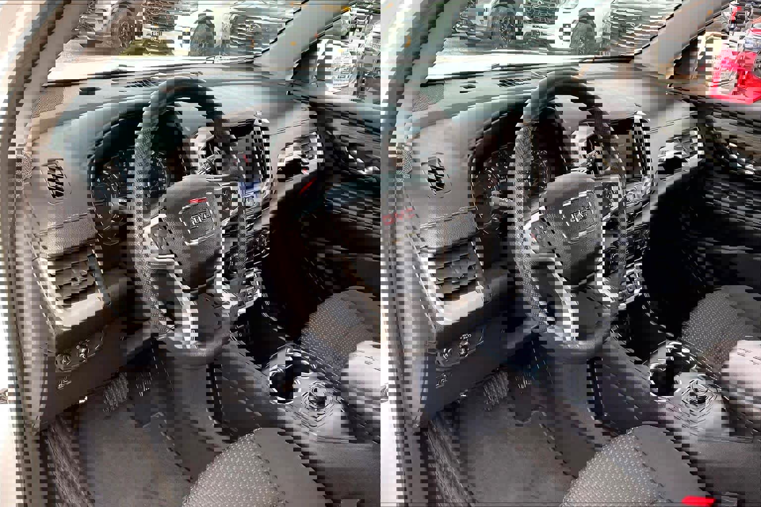 Used 2024 GMC Terrain SLE image 17