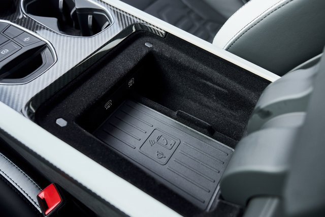 Used 2025 Lamborghini Urus SE image 64