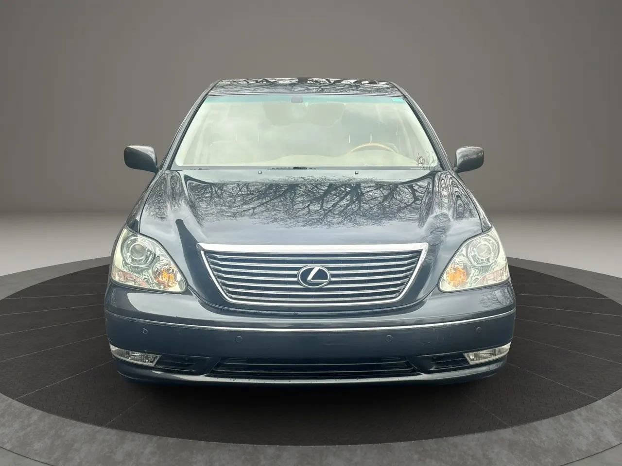Used 2004 Lexus LS 430 RWD image 2