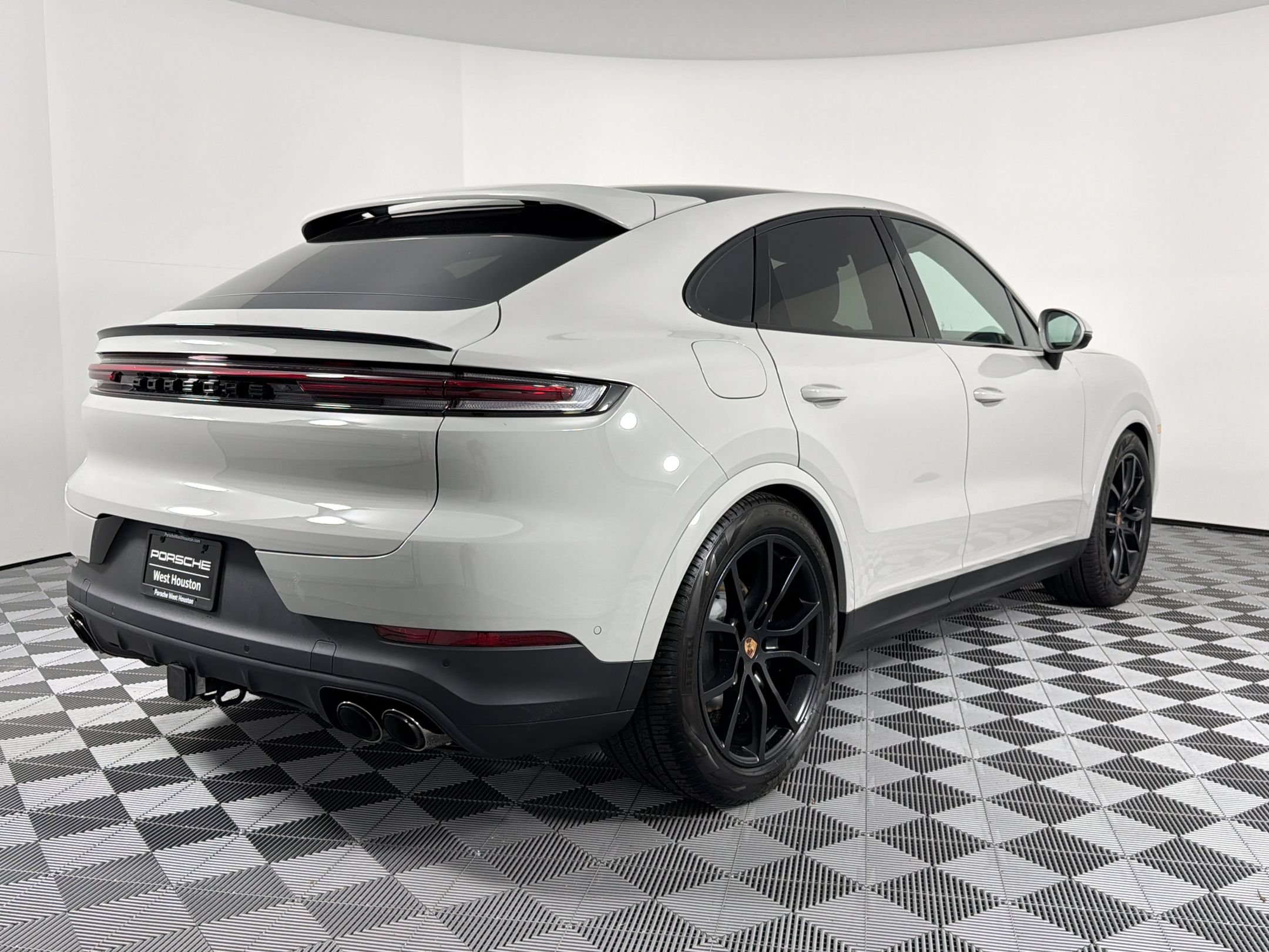 New 2026 Porsche Cayenne Coupe AWD/4WD image 9