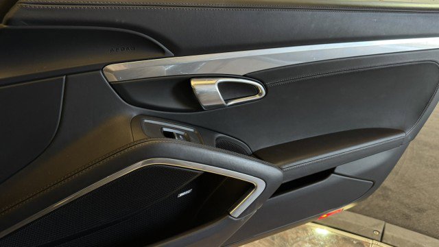 Used 2019 Porsche 911 Turbo image 18