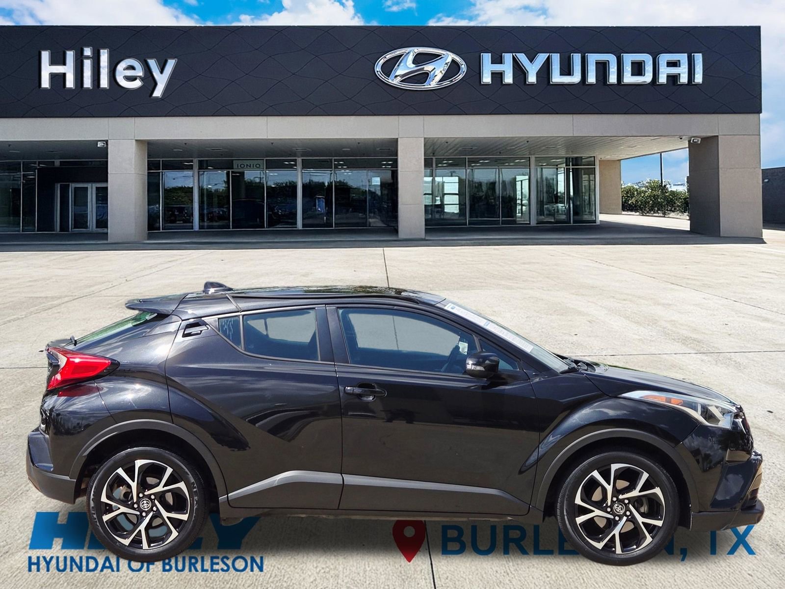 Used 2018 Toyota C-HR XLE image 3