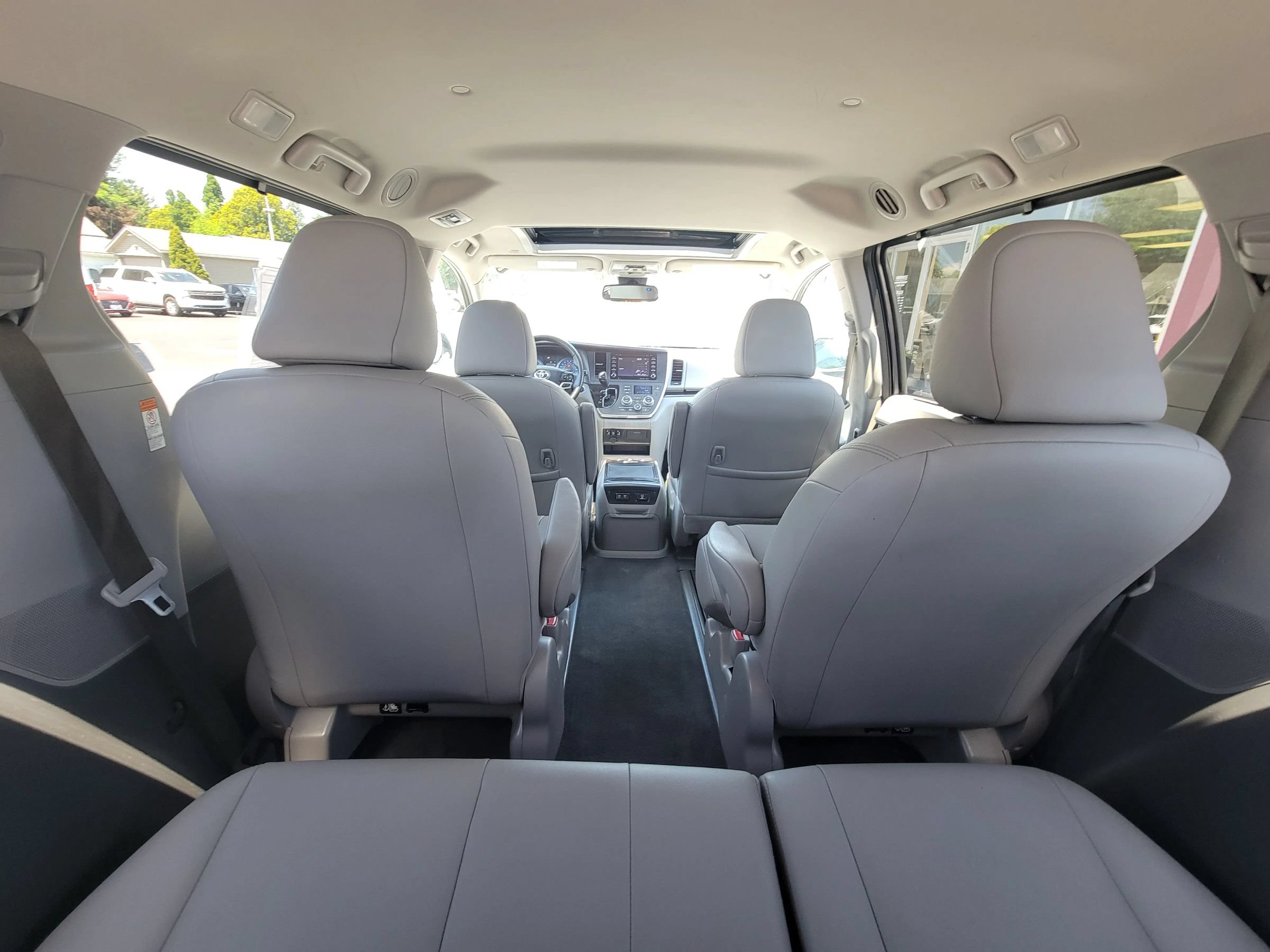 Used 2020 Toyota Sienna XLE AWD/4WD image 14