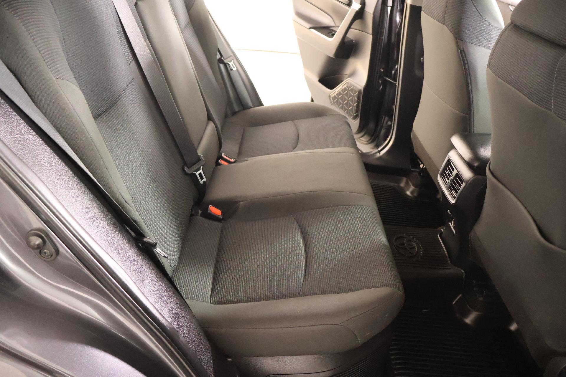 Used 2024 Toyota RAV4 LE AWD/4WD image 13