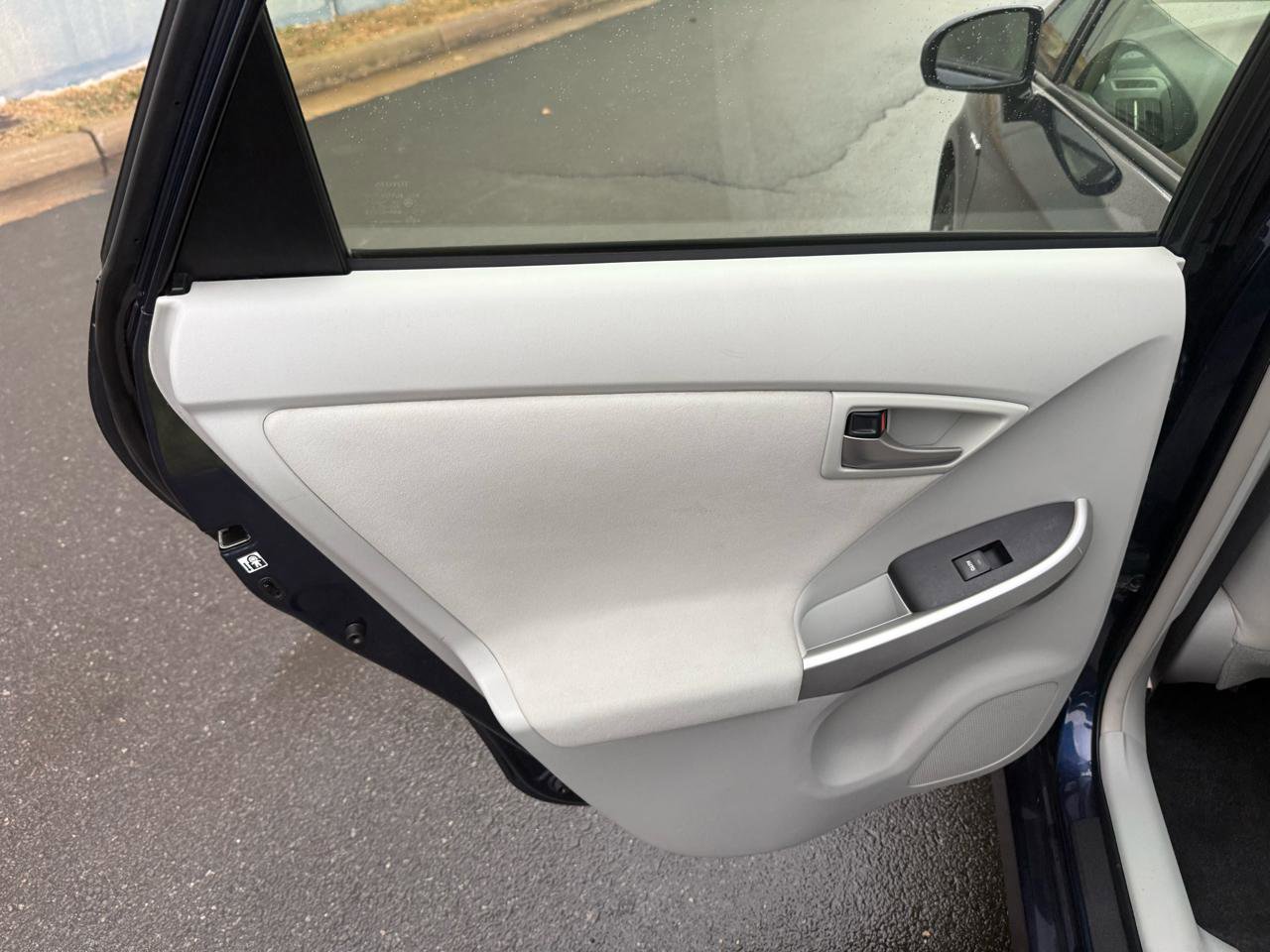 Used 2015 Toyota Prius Three image 15