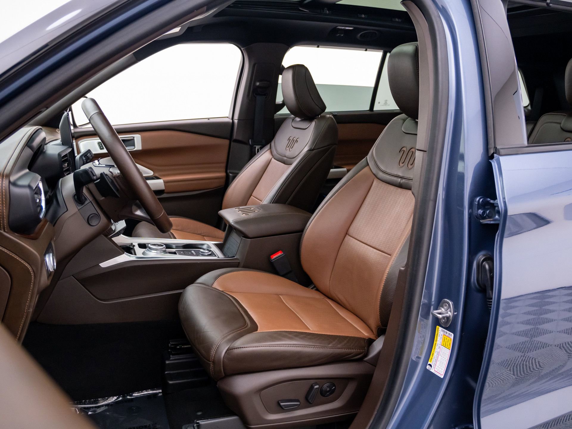 Used 2021 Ford Explorer King Ranch w/ Premium Technology Package AWD/4WD image 17