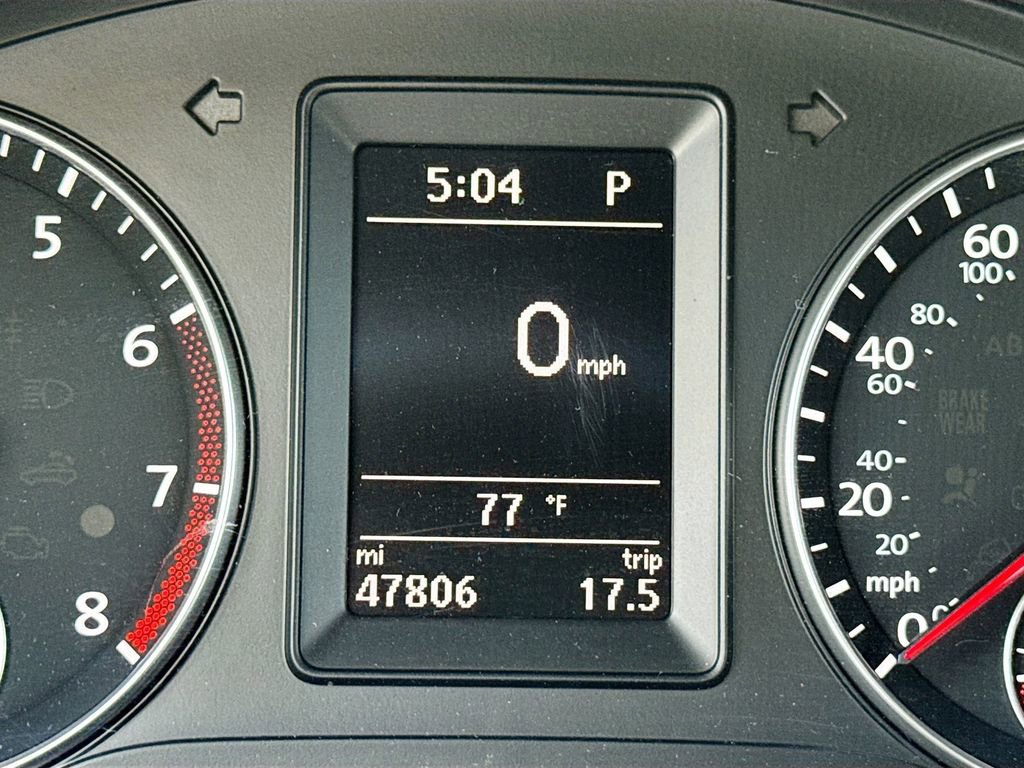 Used 2014 Volkswagen Eos w/ Sport Package FWD image 12