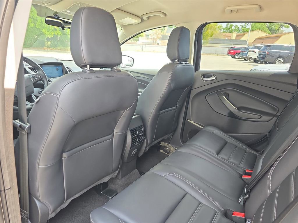 Used 2019 Ford Escape SEL image 11