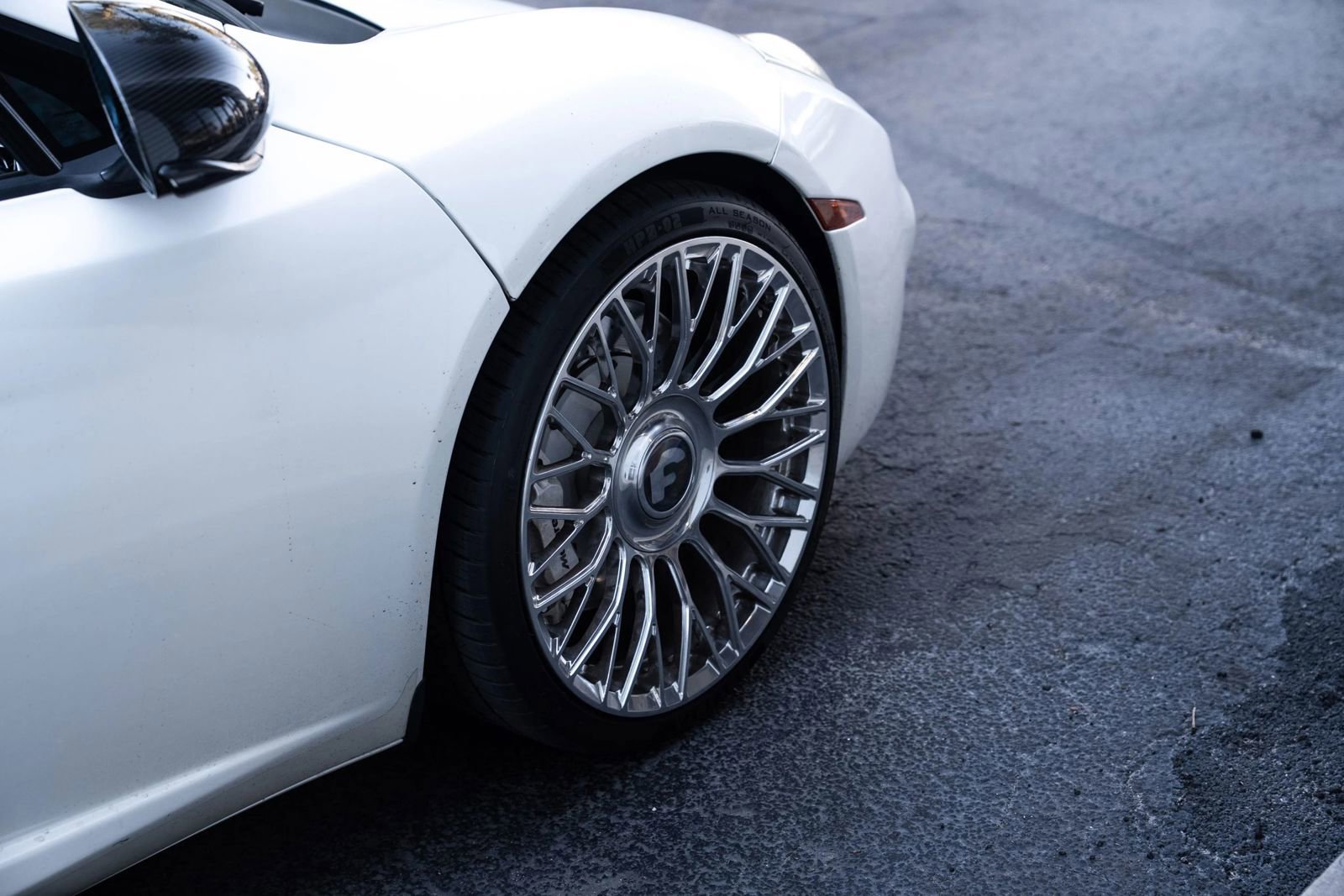 Used 2013 McLaren MP4-12C Spider RWD image 19