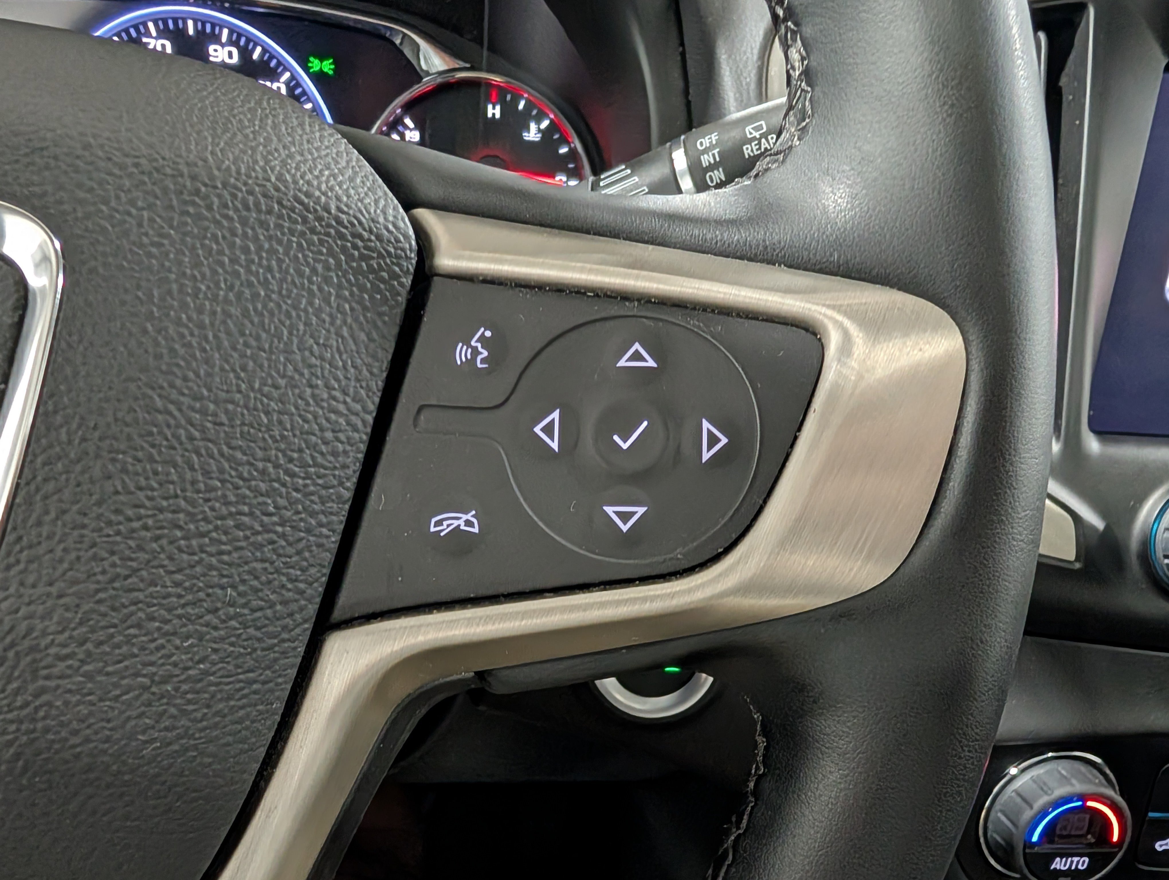 Used 2023 GMC Terrain Denali w/ Denali Premium Package image 21