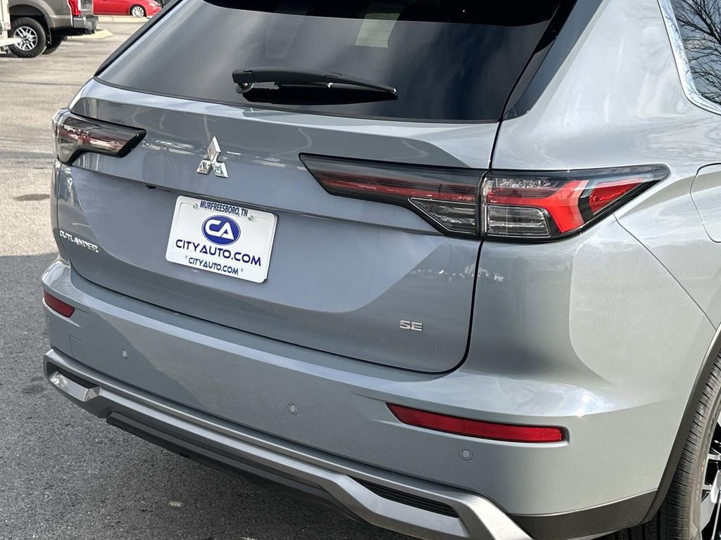 New 2026 Mitsubishi Outlander SE FWD image 10