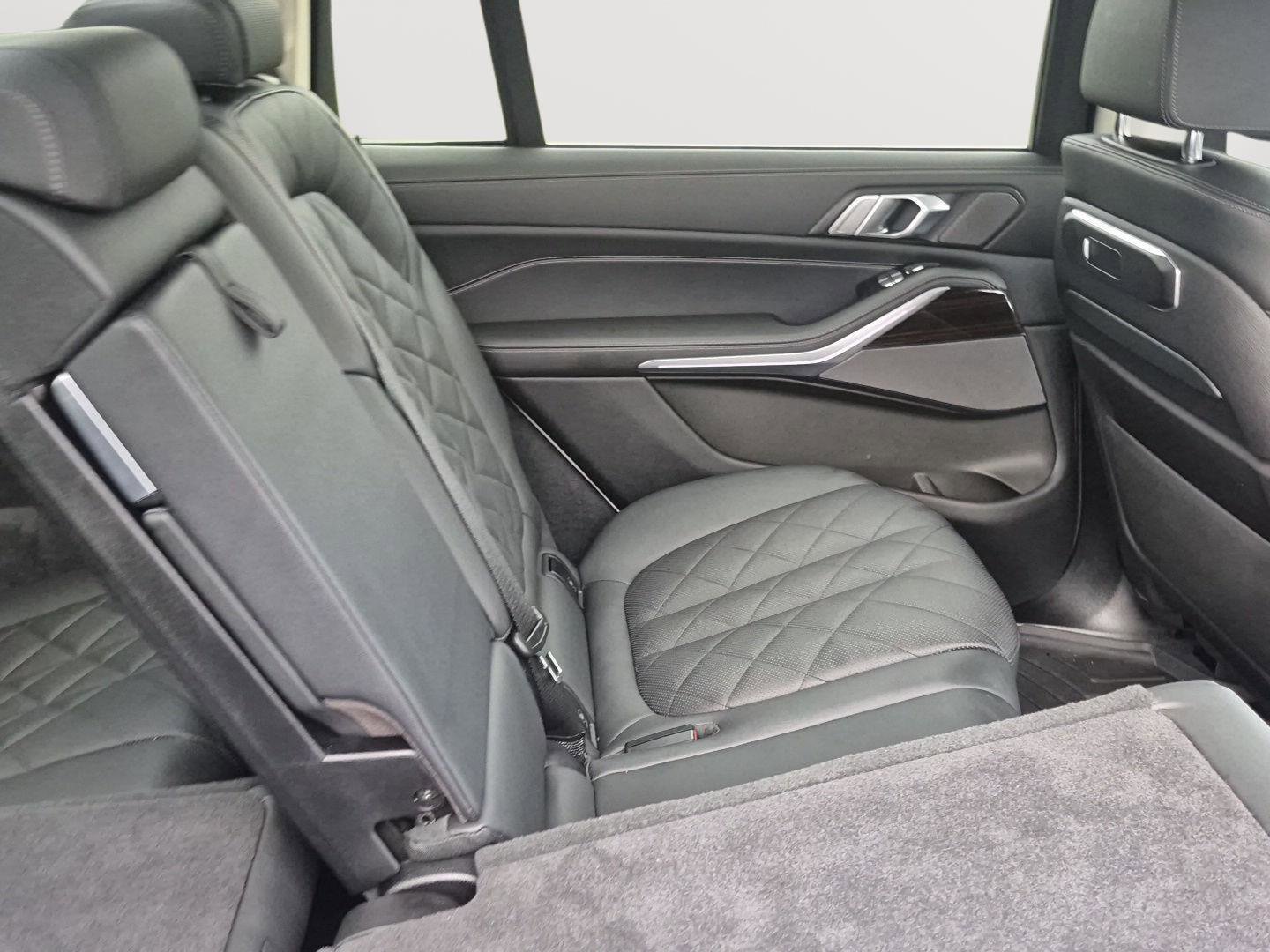 Used 2024 BMW X7 xDrive40i image 46