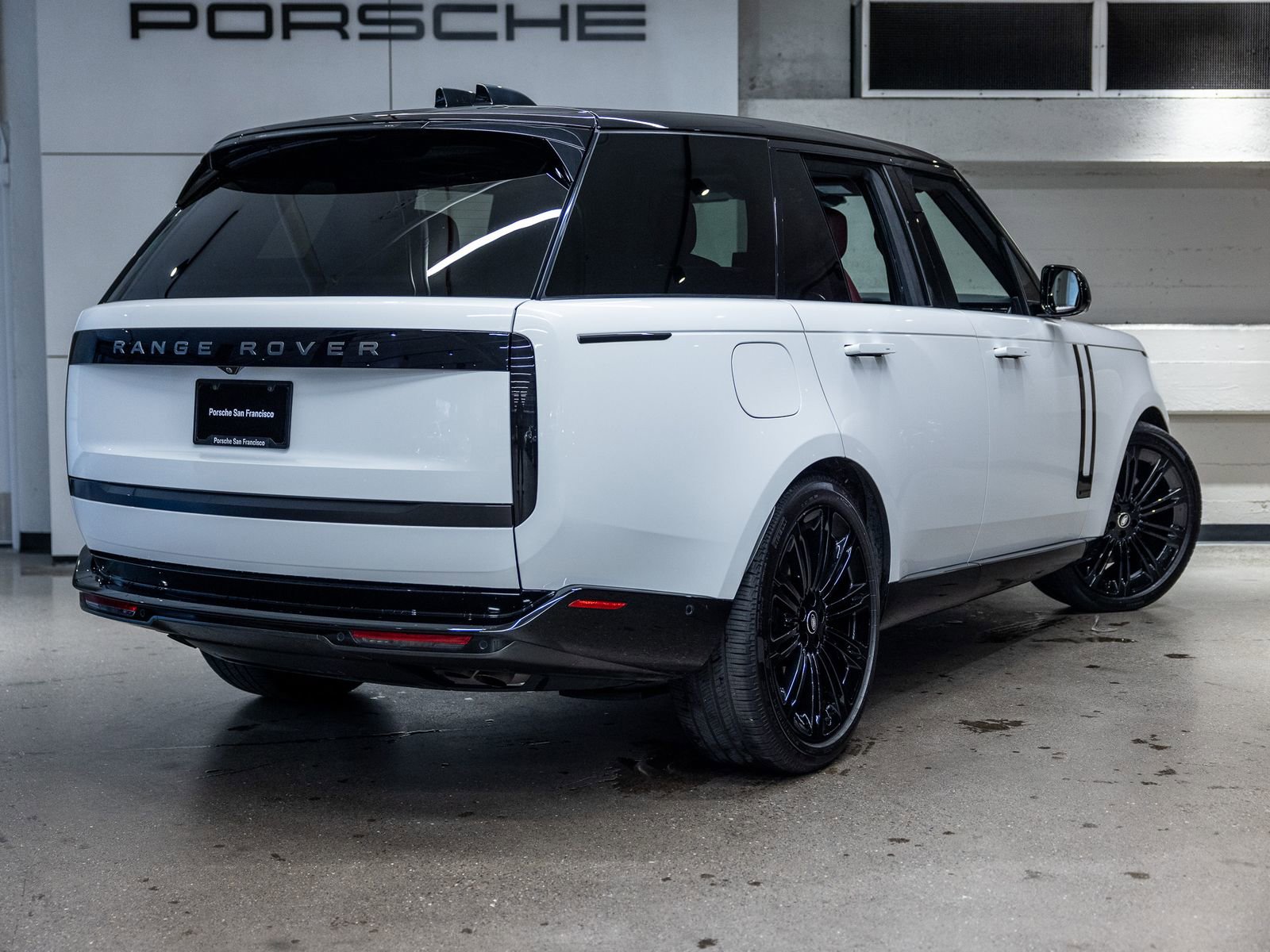 Used 2025 Land Rover Range Rover Autobiography AWD/4WD image 8