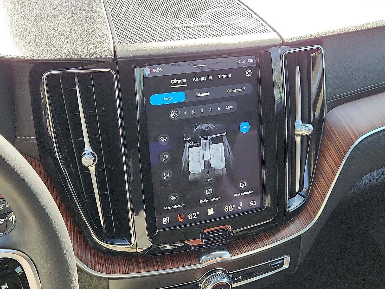 Certified 2023 Volvo XC60 B6 Ultimate w/ Protection Package Premier image 15