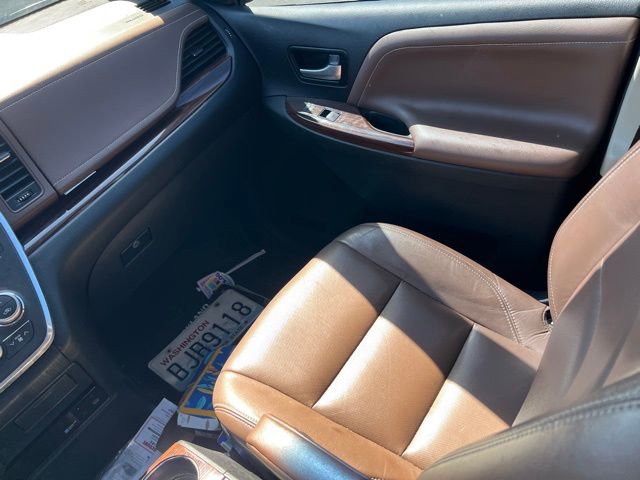 Used 2015 Toyota Sienna Limited image 15