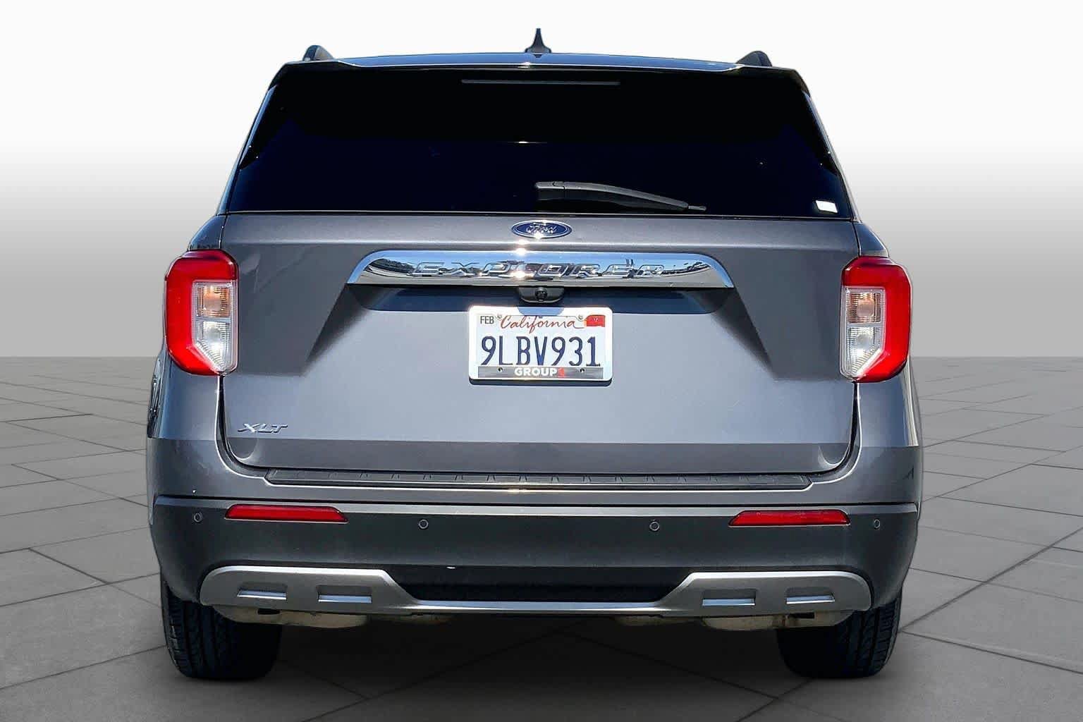 Used 2022 Ford Explorer XLT w/ Equipment Group 202A RWD image 4