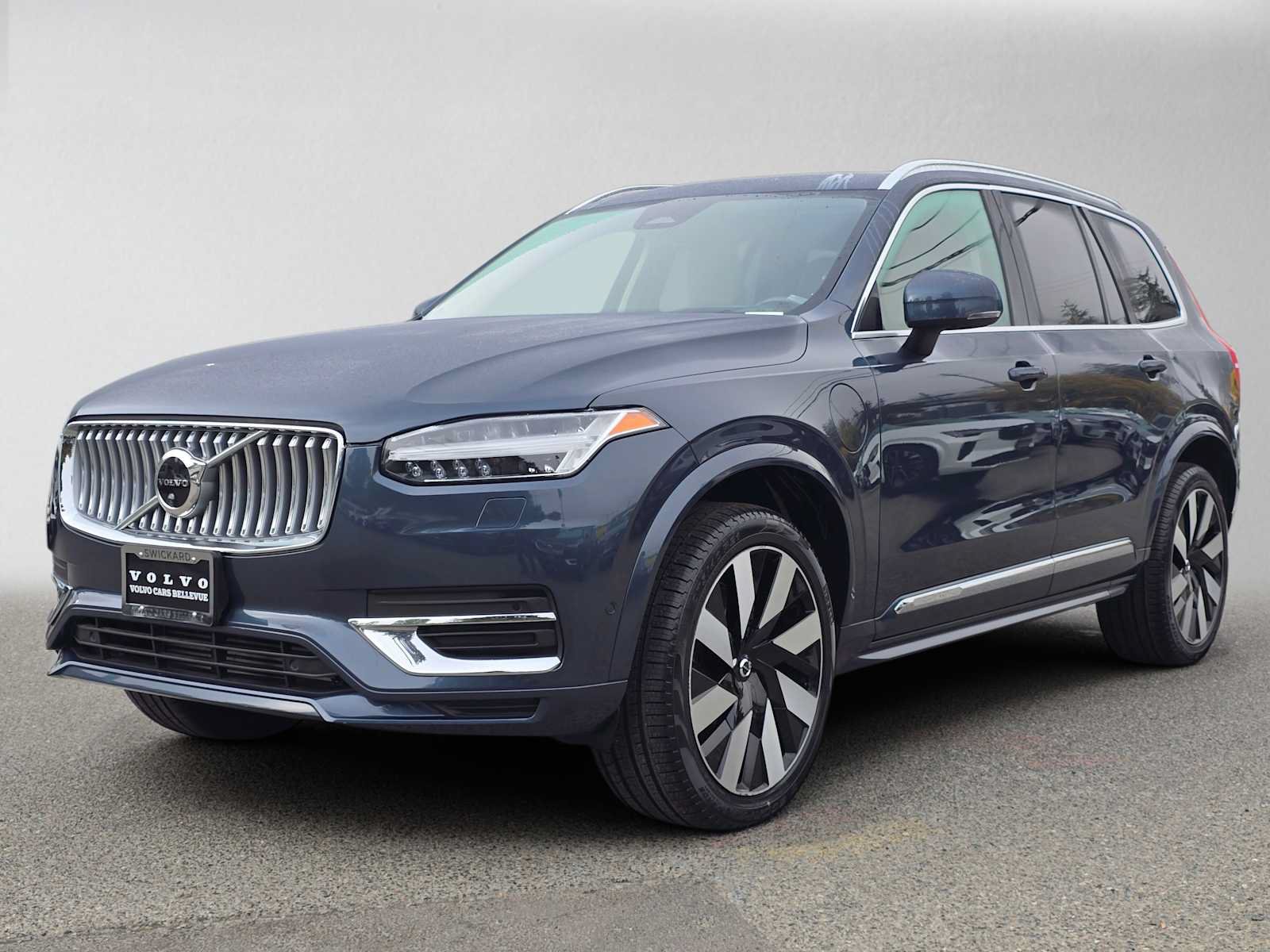 Certified 2023 Volvo XC90 T8 Ultimate w/ Protection Package Premier AWD/4WD image 8