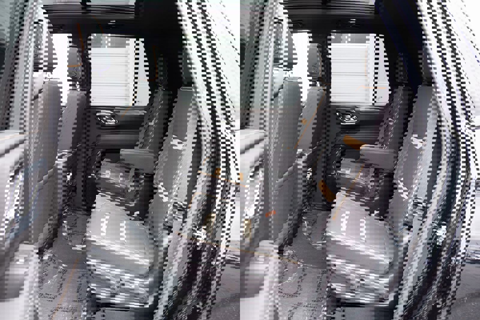 Used 2023 GMC Yukon AT4 w/ AT4 Premium Plus Package image 16