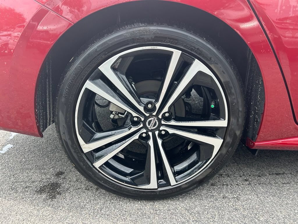 Used 2022 Nissan Sentra SR w/ SR Premium Package FWD image 22