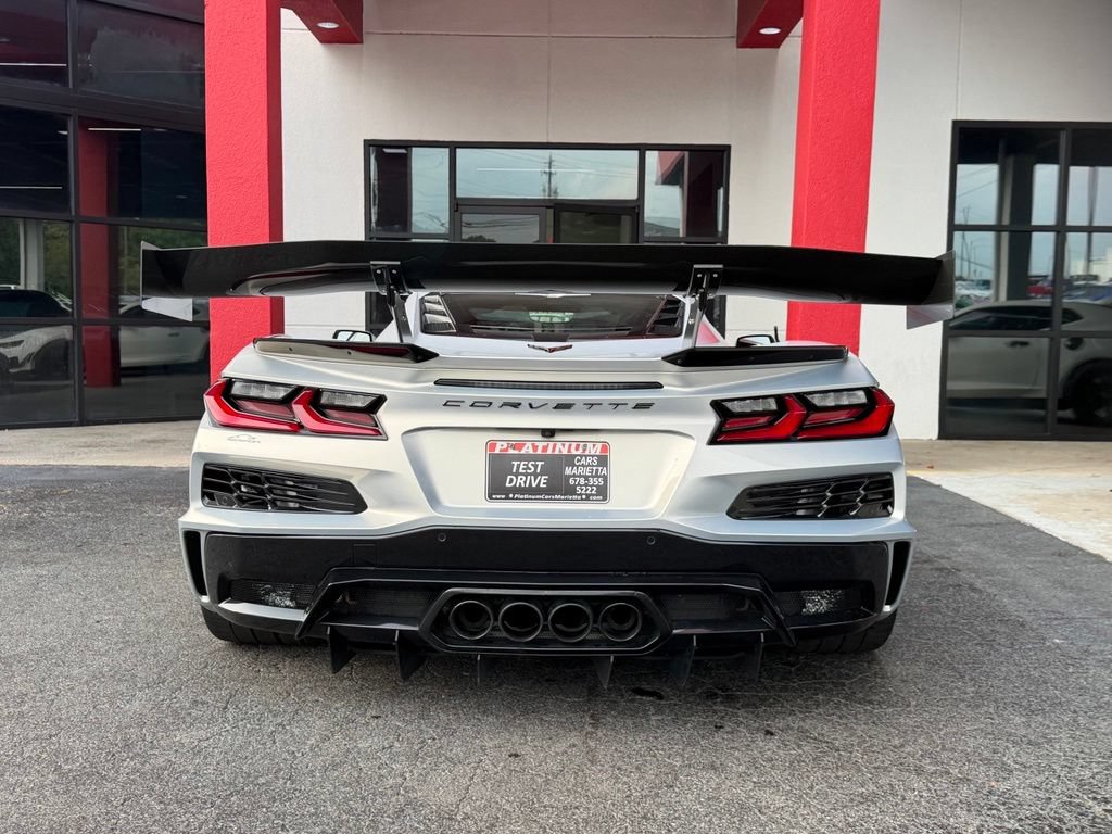 Used 2024 Chevrolet Corvette Z06 RWD image 10