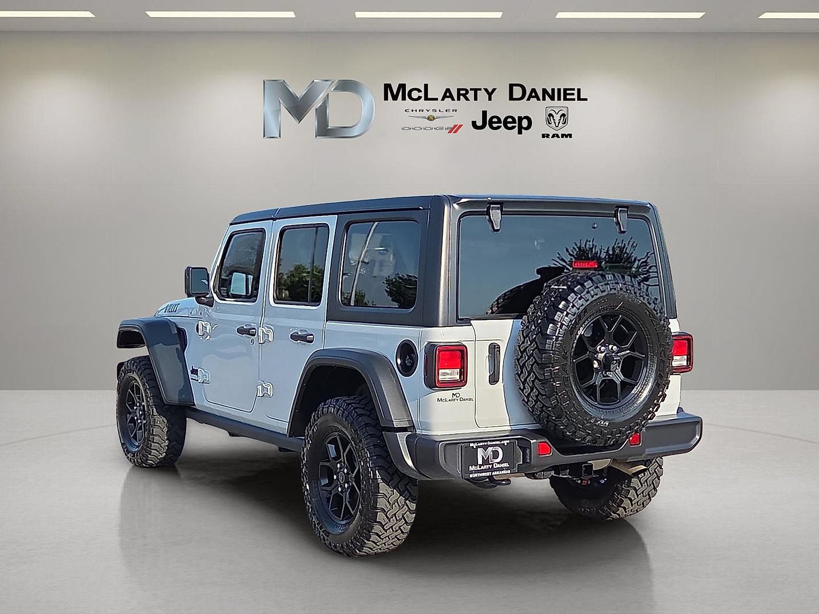 Used 2025 Jeep Wrangler Unlimited Sport AWD/4WD image 4