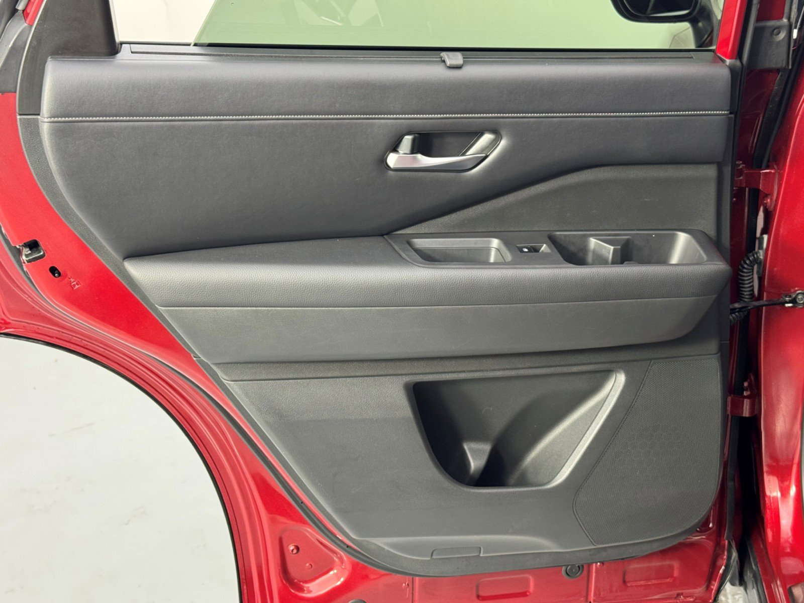 Used 2022 Nissan Pathfinder SL w/ Lighting Package (N92) image 43