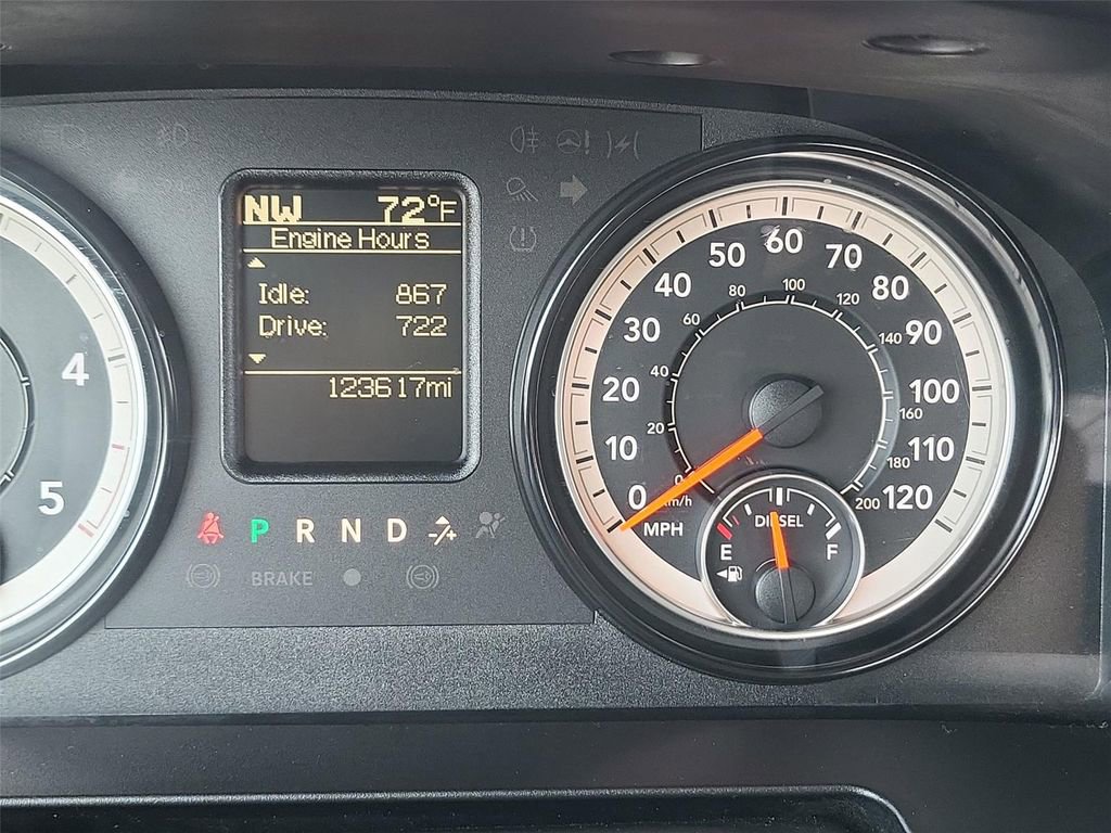 Used 2019 RAM 1500 Tradesman w/ Chrome Appearance Group RWD image 3