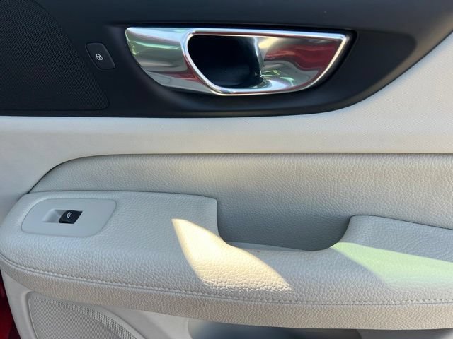 Used 2019 Volvo S60 T5 Momentum FWD image 34