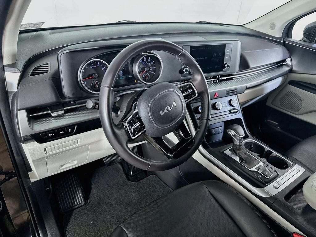 Certified 2024 Kia Carnival LX FWD image 20
