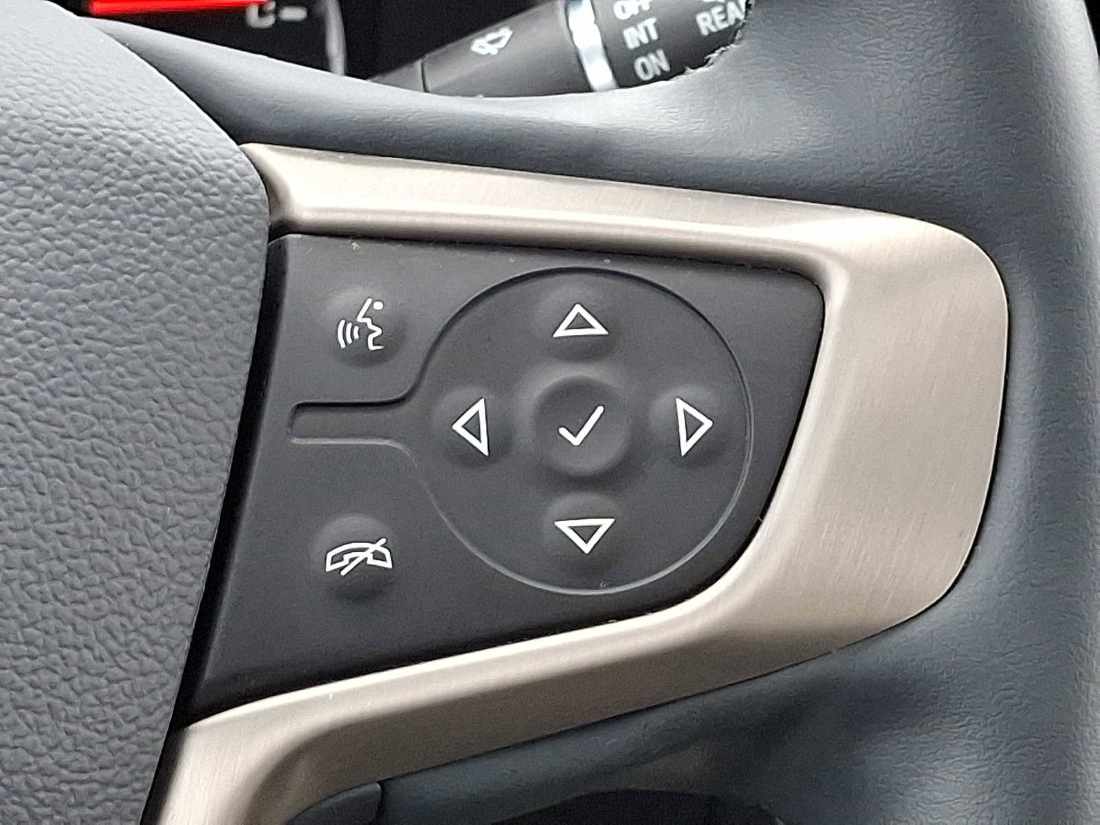 Used 2023 GMC Acadia Denali w/ Denali Ultimate Package image 23