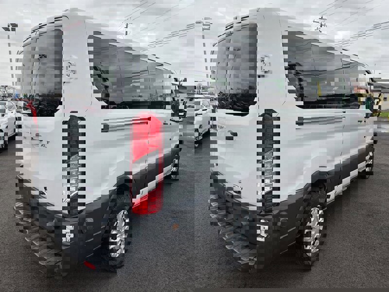 Used 2017 Ford Transit 350 XLT image 3
