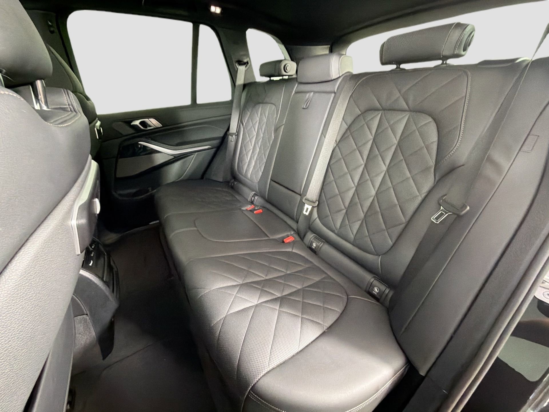 Certified 2024 BMW X5 sDrive40i w/ M Sport Package image 26