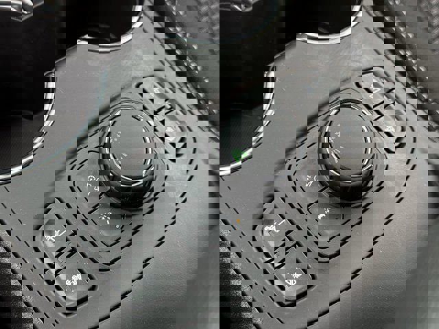 Used 2023 GMC Terrain SLE w/ Driver Convenience Package image 21