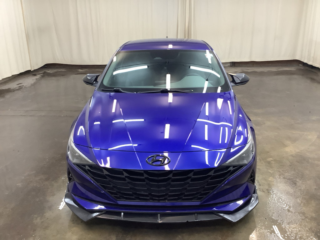 Used 2022 Hyundai Elantra SE FWD image 3