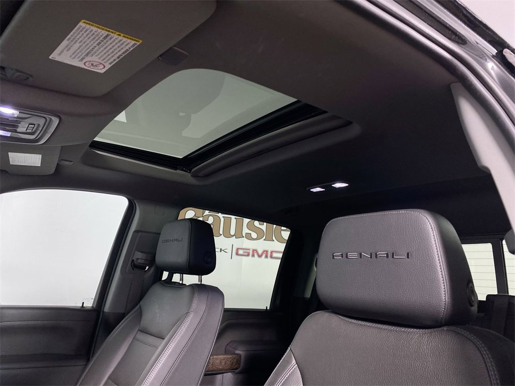 Used 2023 GMC Sierra 2500 Denali w/ Denali Ultimate Package image 21