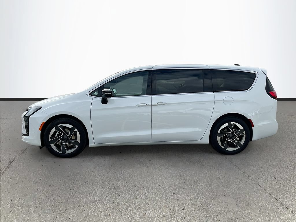 New 2027 Chrysler Pacifica Limited w/ Family Tech Group FWD image 4