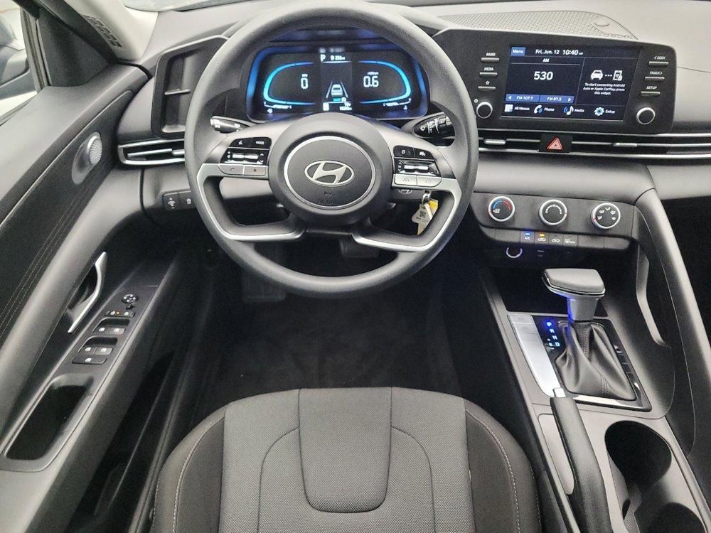 Used 2025 Hyundai Elantra SE FWD image 22