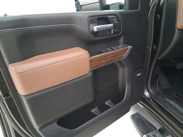 Used 2021 Chevrolet Silverado 2500 High Country w/ Safety Package II image 13