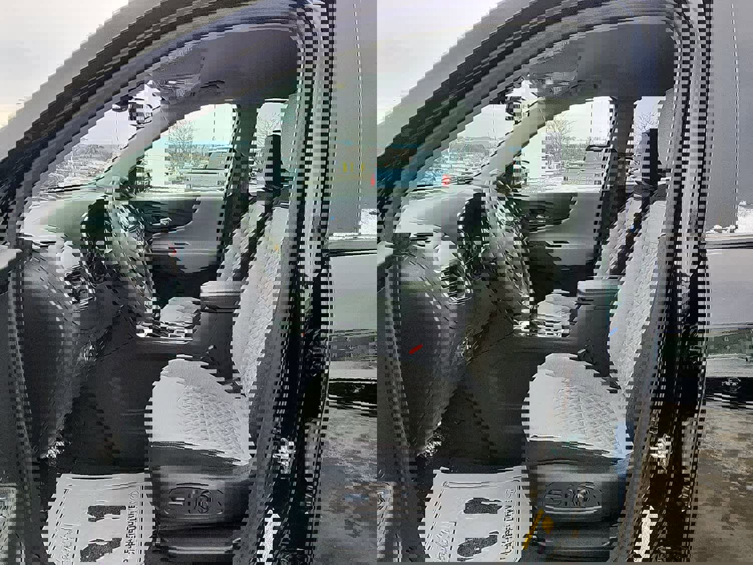 Used 2023 Chevrolet Equinox LS w/ LS Convenience Package image 18