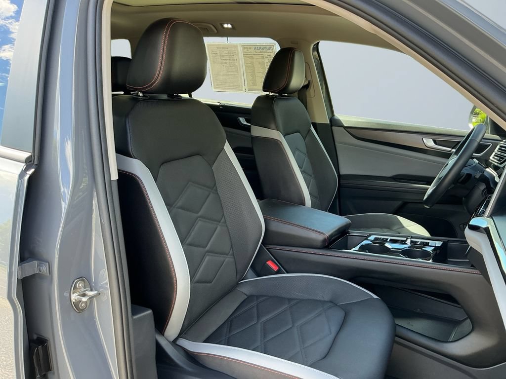 Used 2024 Volkswagen Atlas Peak Edition SEL AWD/4WD image 16