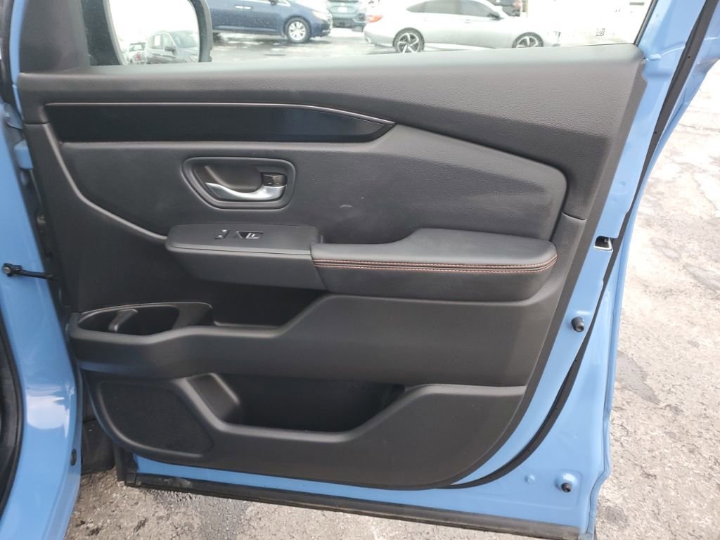 Used 2025 Honda Pilot TrailSport image 31