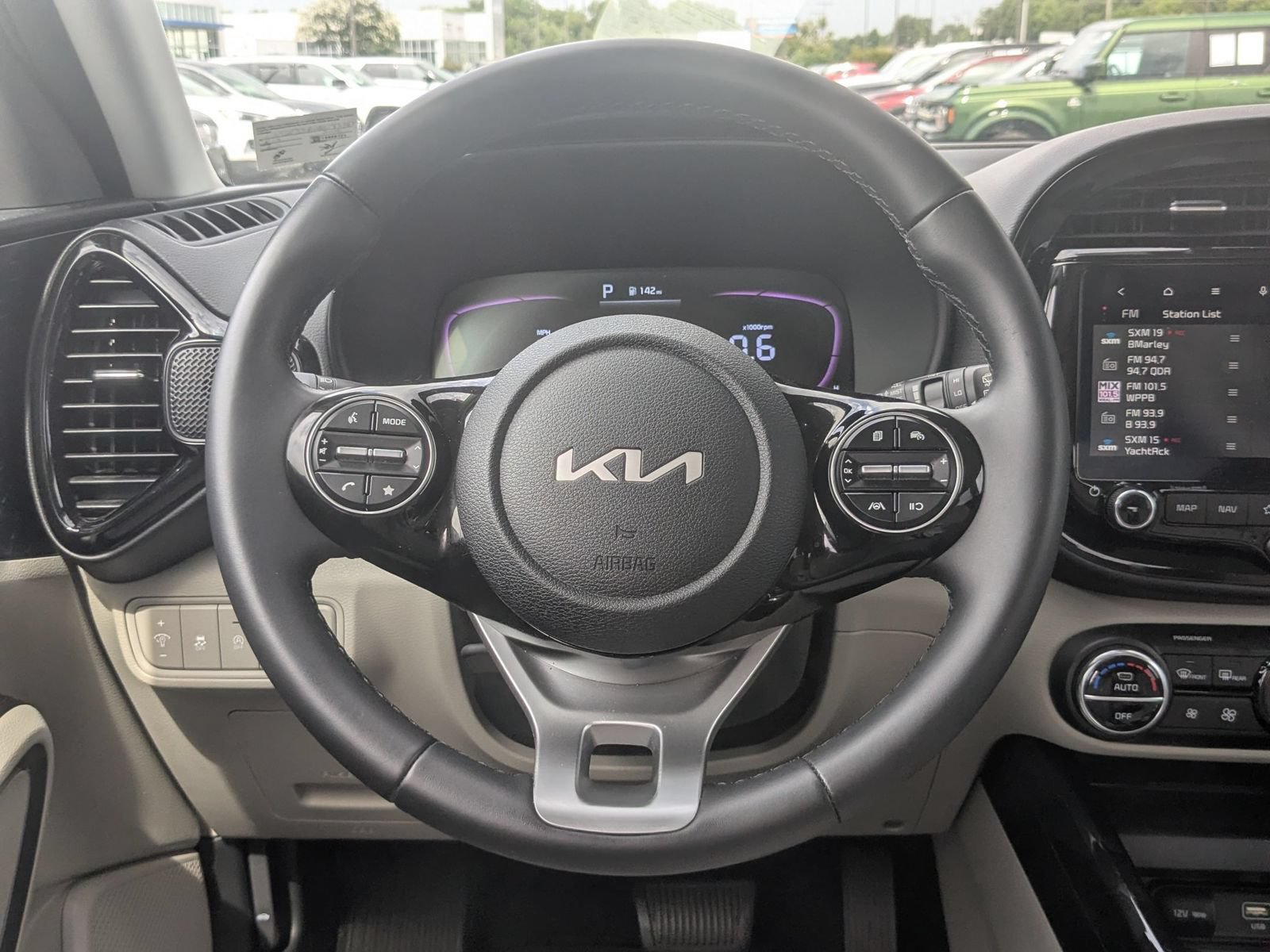 Used 2025 Kia Soul EX FWD image 31