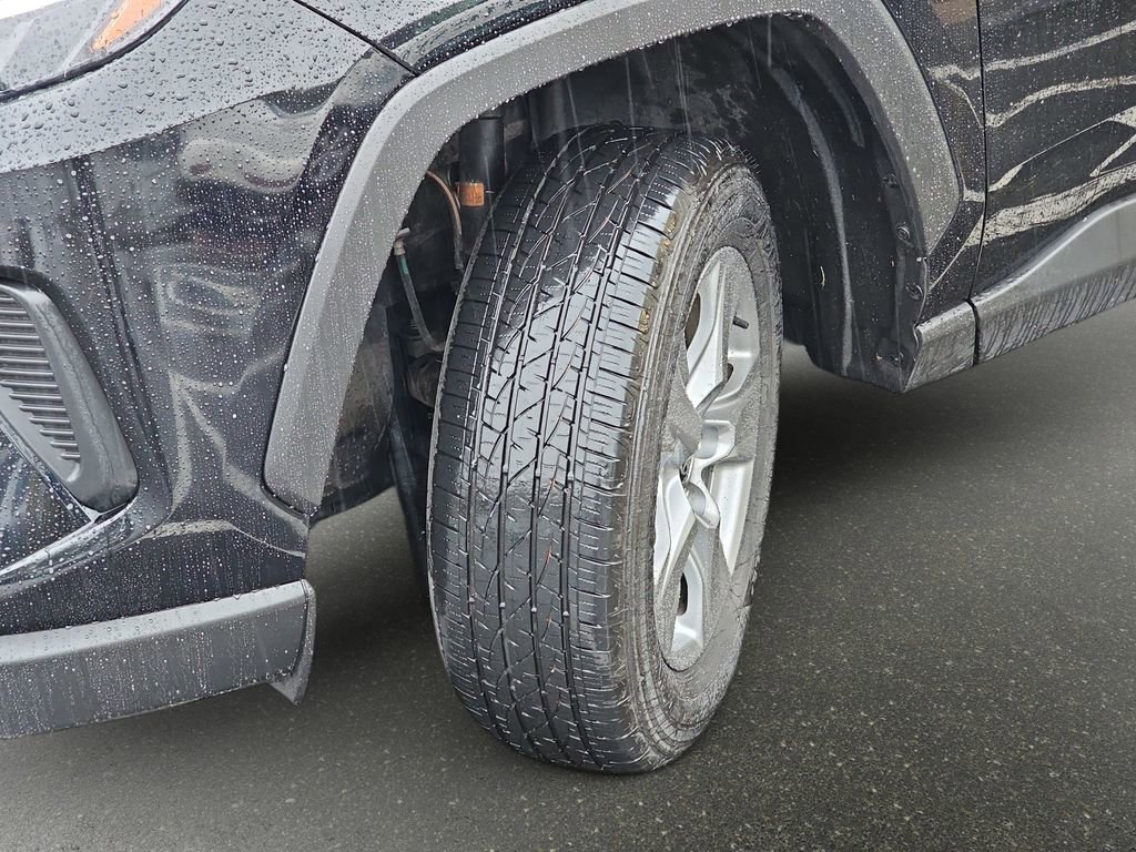 Used 2025 Toyota RAV4 LE image 35