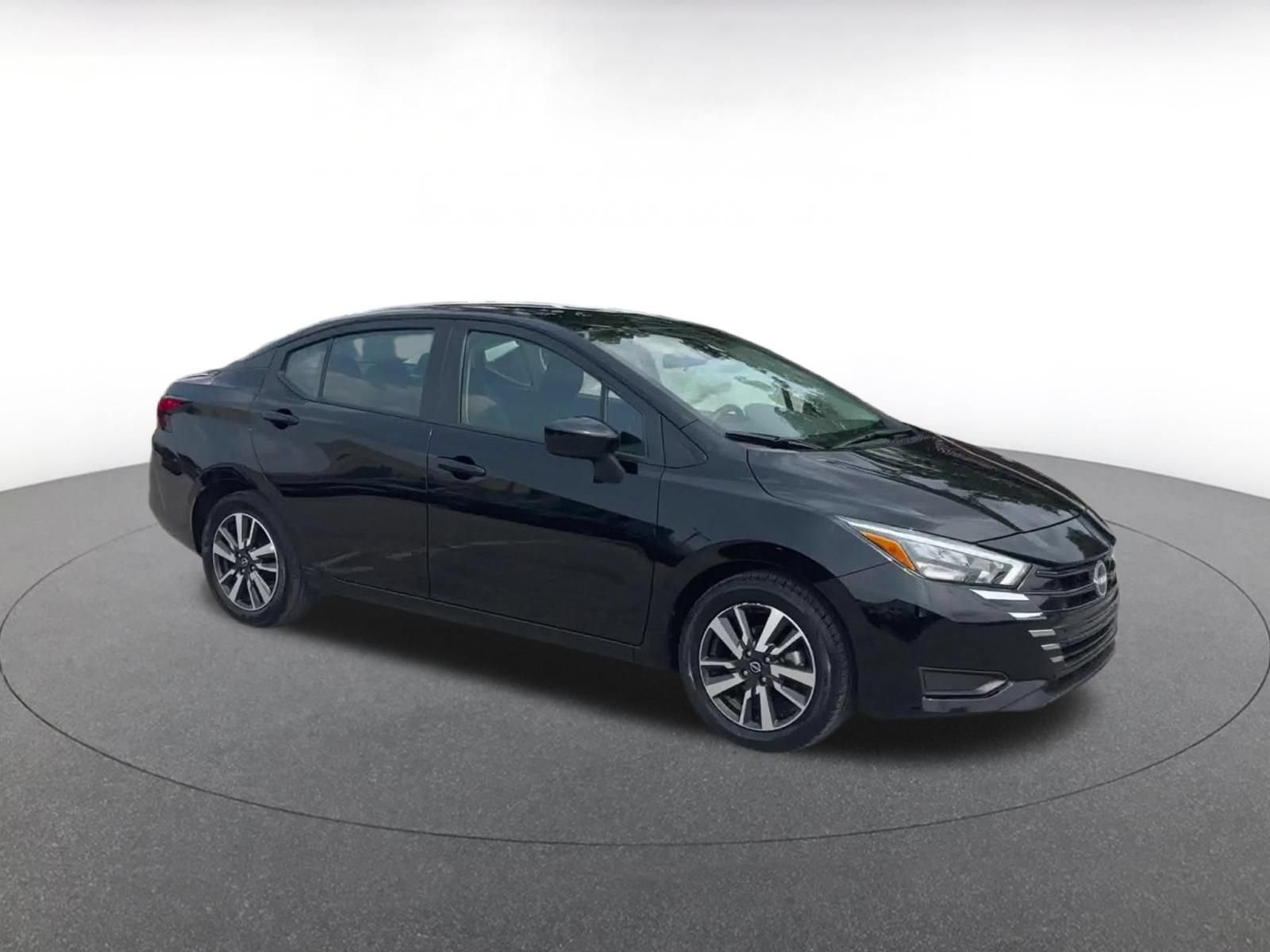 Used 2025 Nissan Versa SV FWD video 2